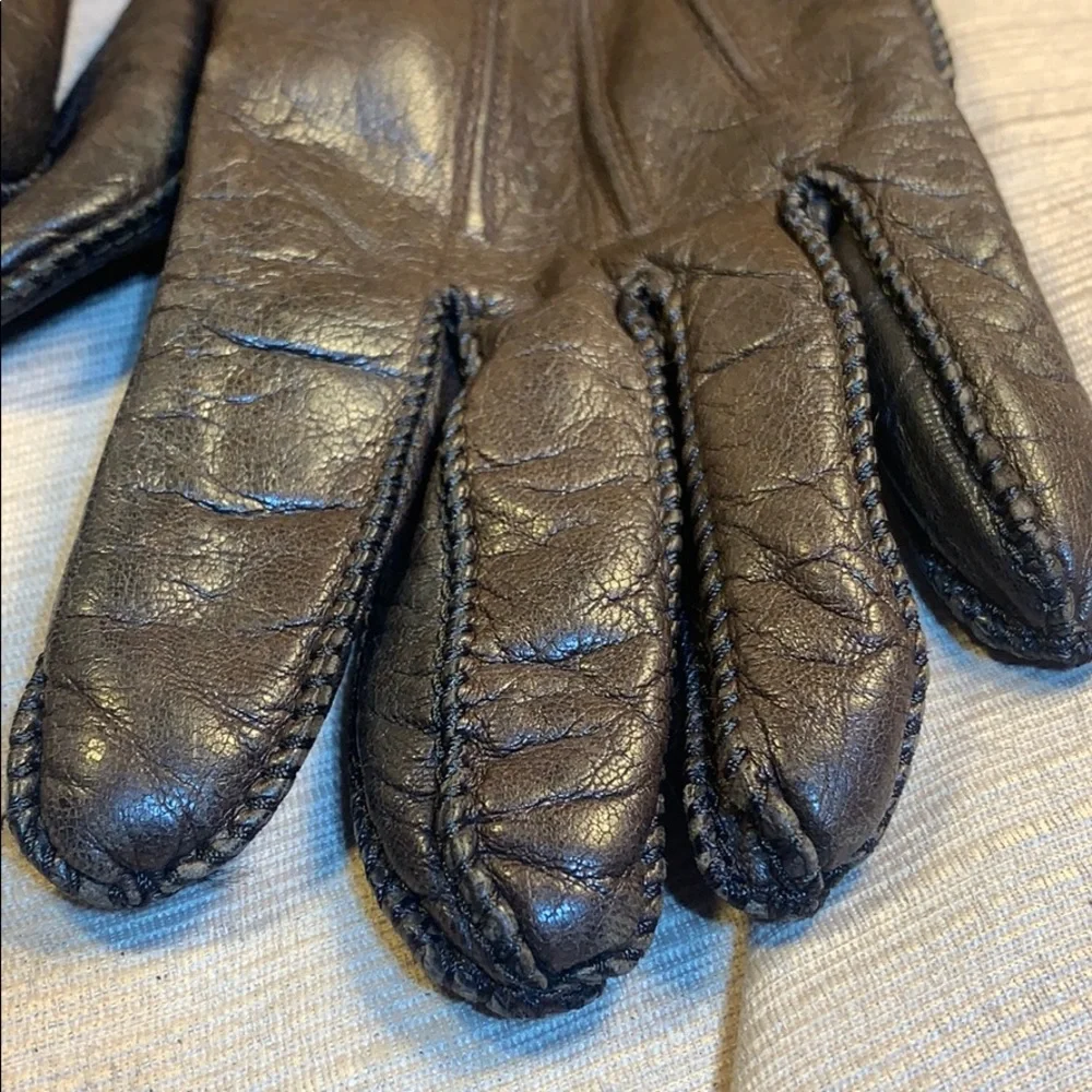 Leather gloves w/fur lining preloved
